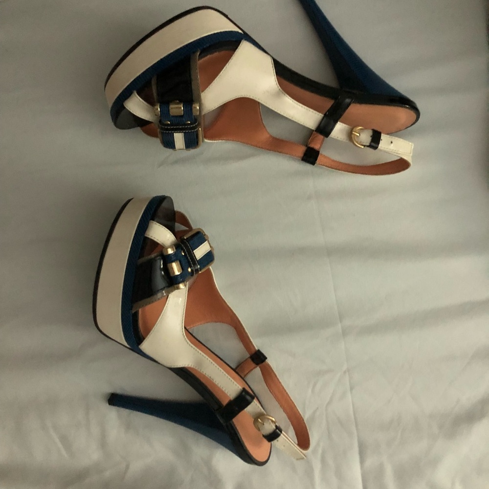 High heels sandals